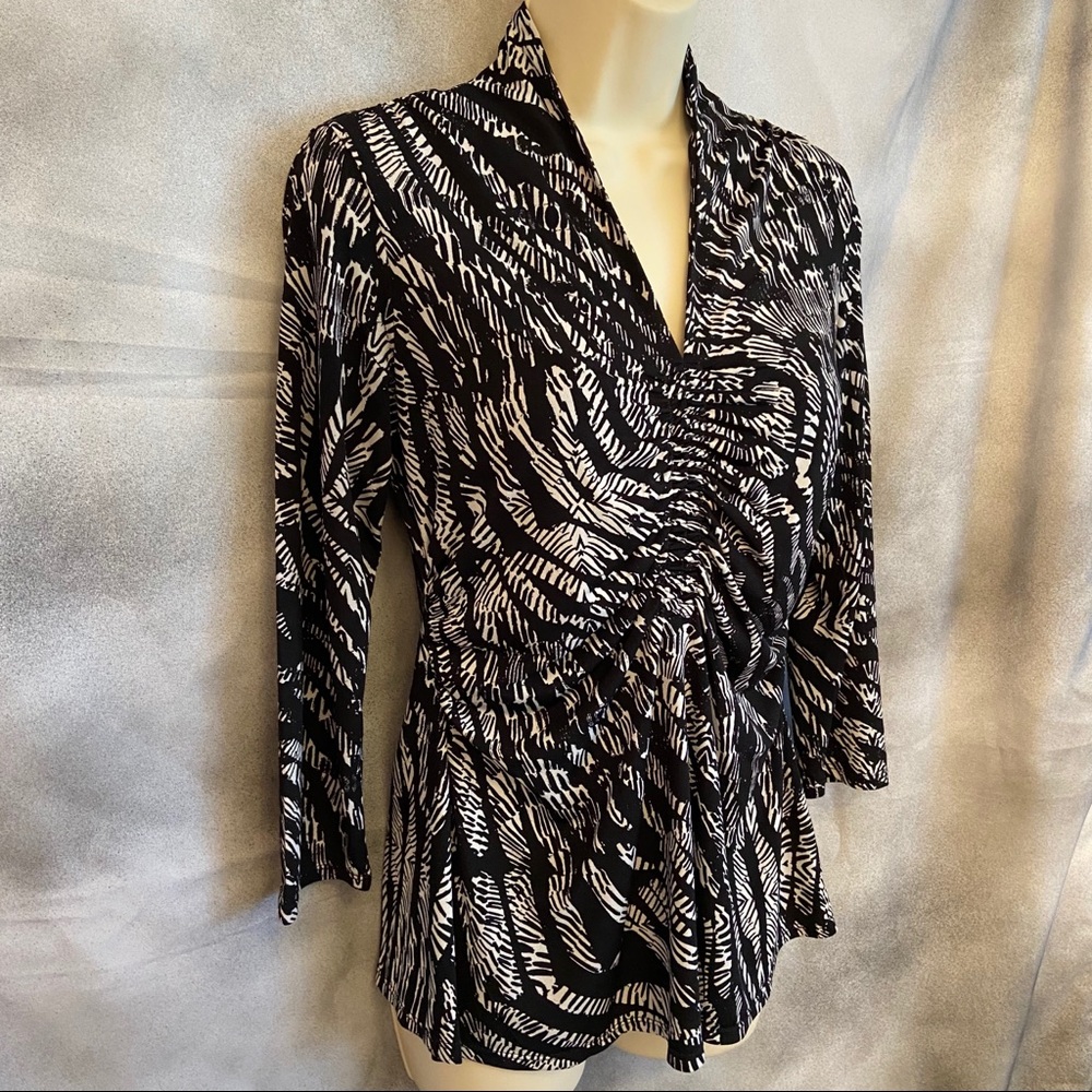 Zebra-Striped Ruched Blouse - Picture 4 of 7
